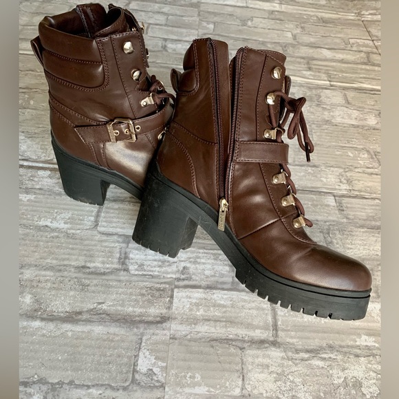 GUESS: WOMEN’S CANALY COMBAT BOOTS - Picture 7 of 12